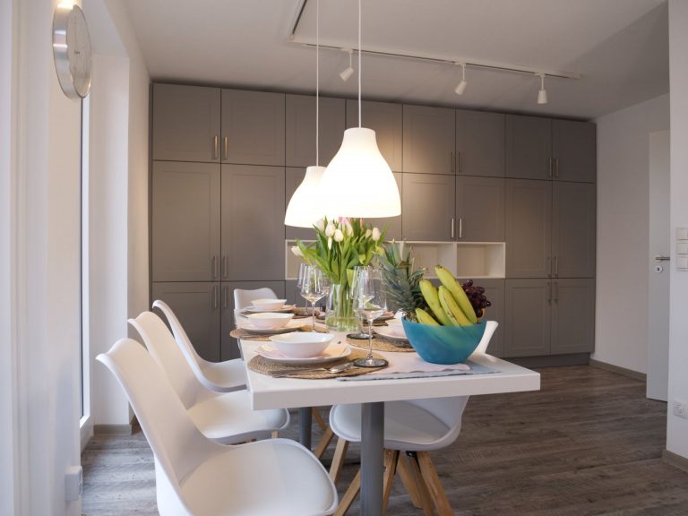 Große, komplett eingerichtete Küche im Apartment Boulevard XXL.